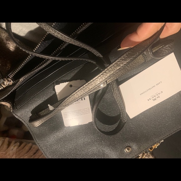 Coach wallet/crossbody - Picture 3 of 6